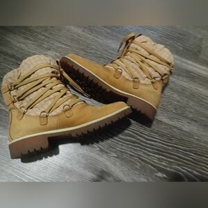 women's Timberland suede Tan Lace-Up Boots size 11M